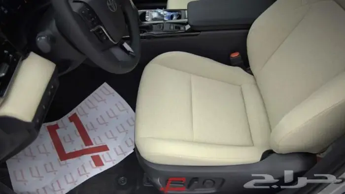 تويوتا كامري LE بنزين 2025 9