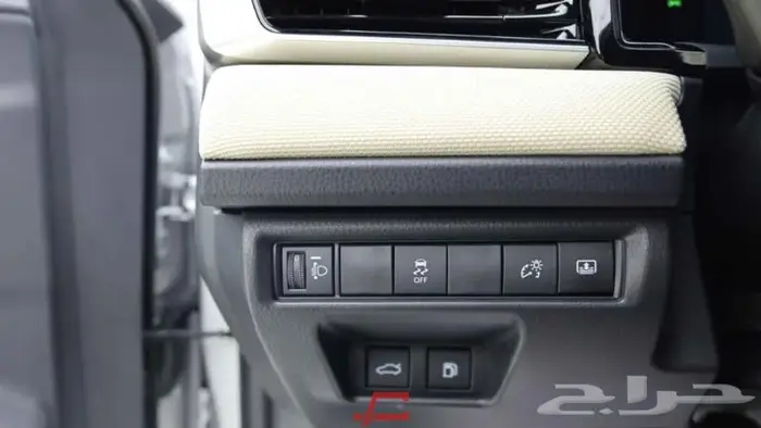 تويوتا كامري LE بنزين 2025 13