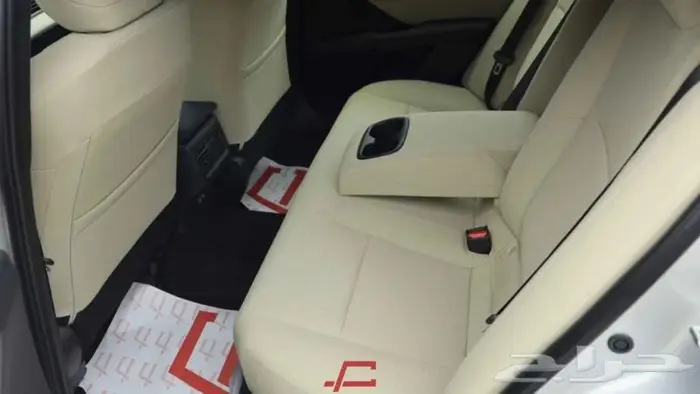 تويوتا كامري LE بنزين 2025 15