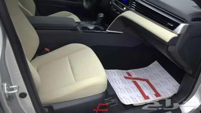 تويوتا كامري LE بنزين 2025 16