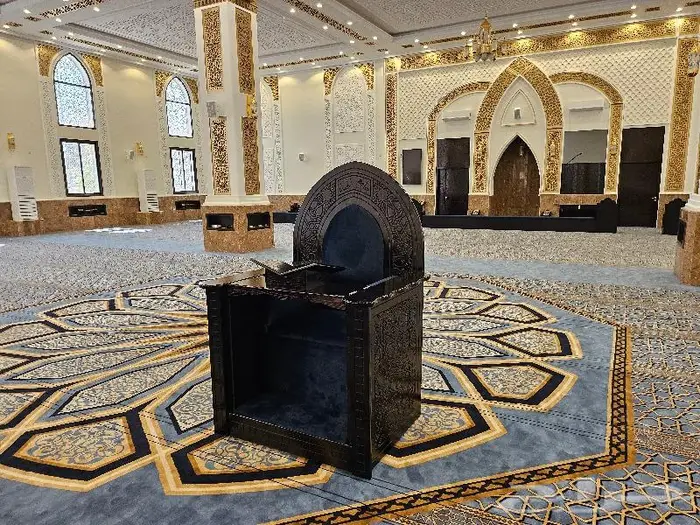 تكاية مساندظهر مساجد دواليب وحوامل مصاحف ديكورات مساجد 92
