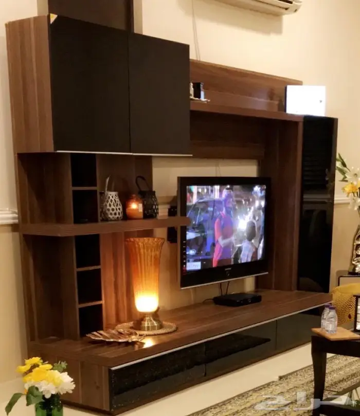 كنب مستعمل خفيف للبيع ومكتبة شبه جديدة 4