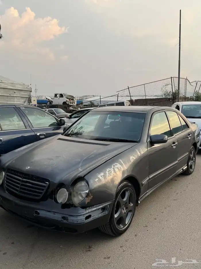 مرسيدس E320 تشليح 2001( قطع غيار فقط) 3