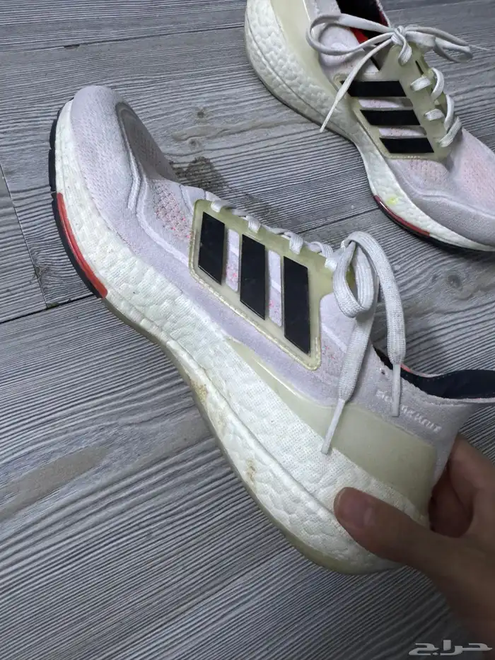 جزمة اديداس ابيض 2