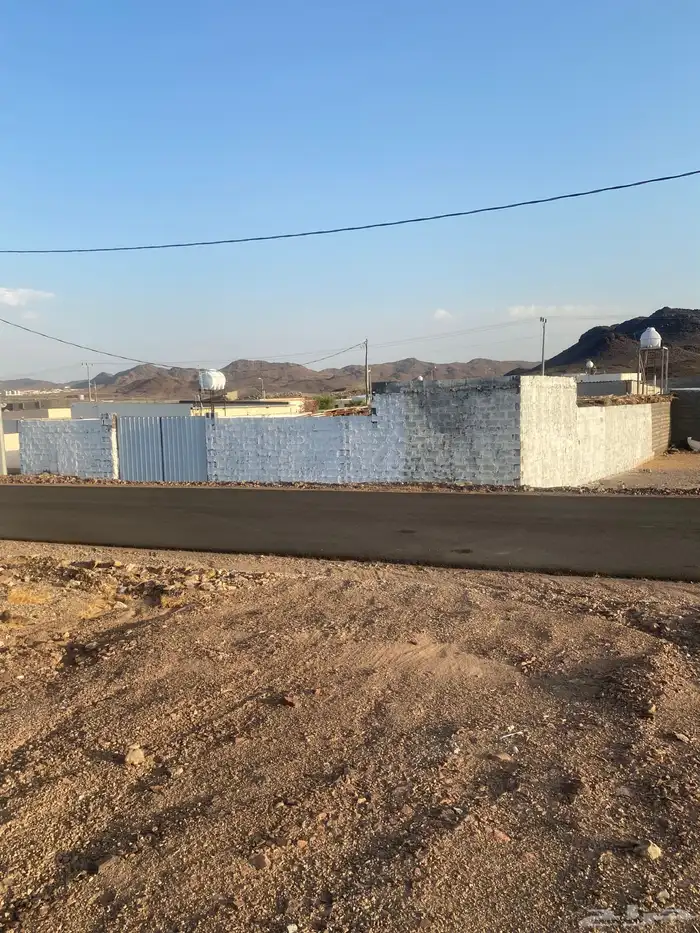 حوش كبير ومنزل موثث 1