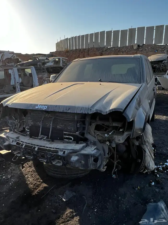 جراند شيروكي srt 6.1 2006 قطع غيار فقط 9