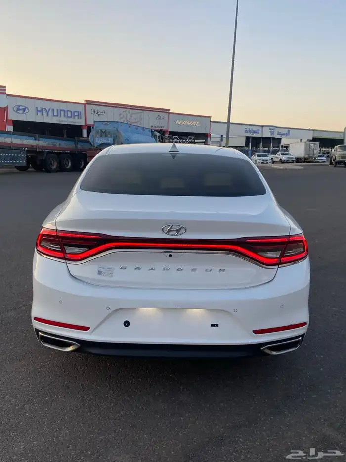 ازيرا 2019 ( بنزين ) 4