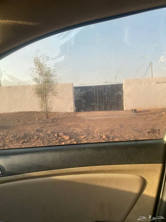 حوش كبير ومنزل موثث 0