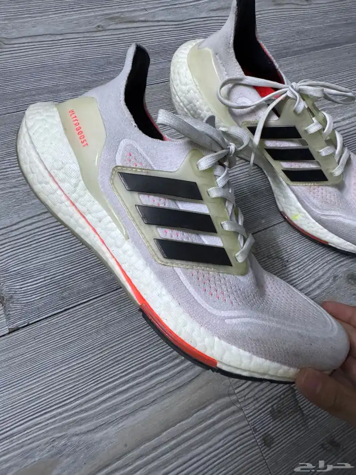 جزمة اديداس ابيض 1