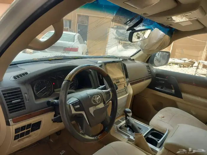 لكزس 570 موديل 2022 14