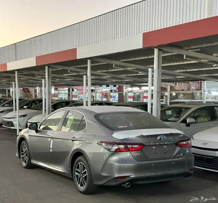 تويوتا كامري LE هايبرد 2024 كاش وتقسيط 6