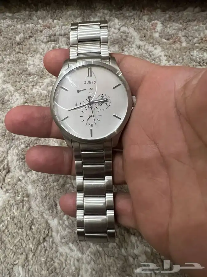 ساعة للبيع ماركة Guess 0