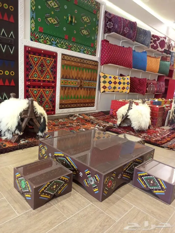 طاولة تلفزيون وخشبيات تراثية 54