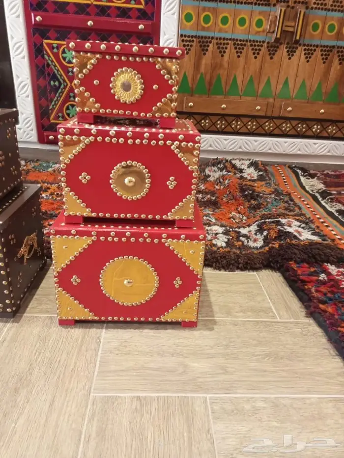 طاولة تلفزيون وخشبيات تراثية 70