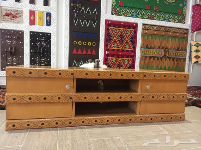 طاولة تلفزيون وخشبيات تراثية 32