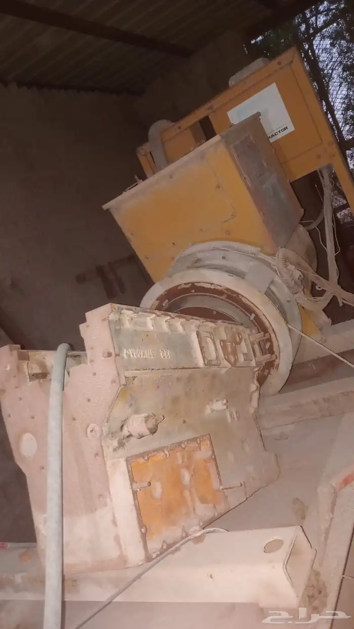 دينمو مولد كهرباء 100 kva شغال ومولد ينمر مفكوك يحتاج توضيب 2