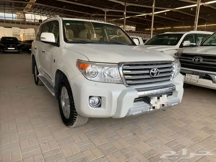 لاندكروزر GXR 2015 سعودي 60 عام 2