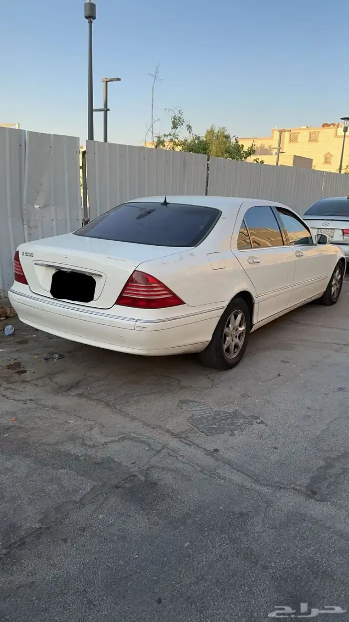 مرسيدس 2003 فيها طقات بسيطه ماشيه 300 الف وكسور الموتر نظيف 0