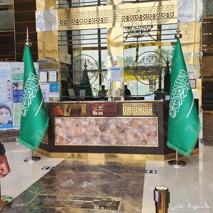 طباعة وتصنيع اعلام فاخرة 10