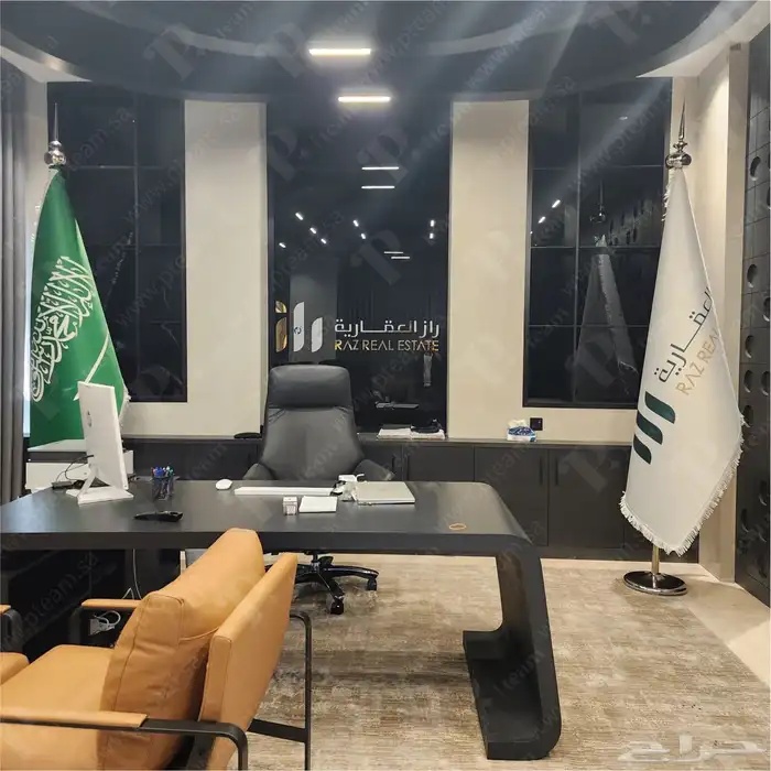 طباعة وتصنيع اعلام فاخرة 9