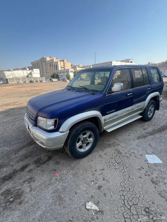 للبيع جيب ايسوزو م 2002 1
