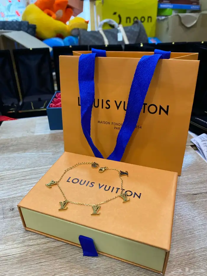 اساور نسائية 1