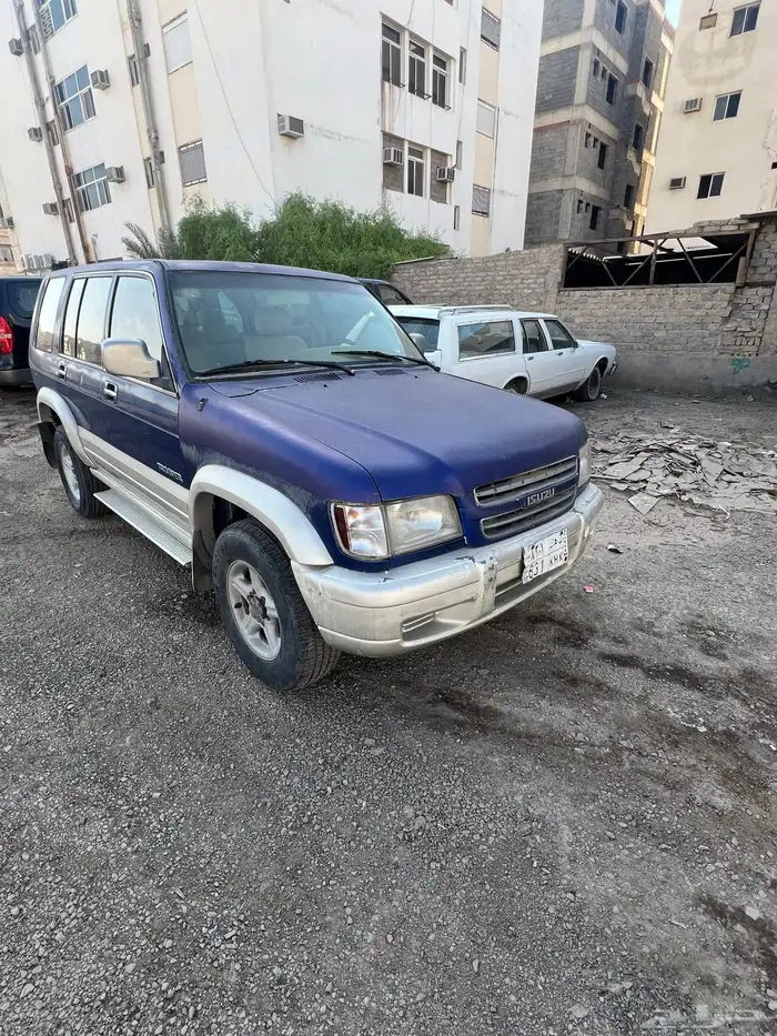 للبيع جيب ايسوزو م 2002 2