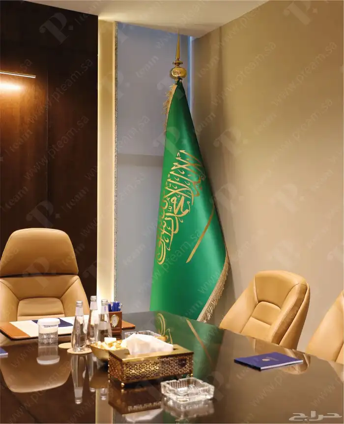 طباعة وتصنيع اعلام فاخرة 7