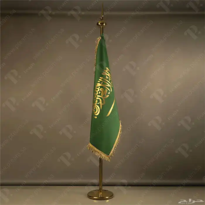 طباعة وتصنيع اعلام فاخرة 13