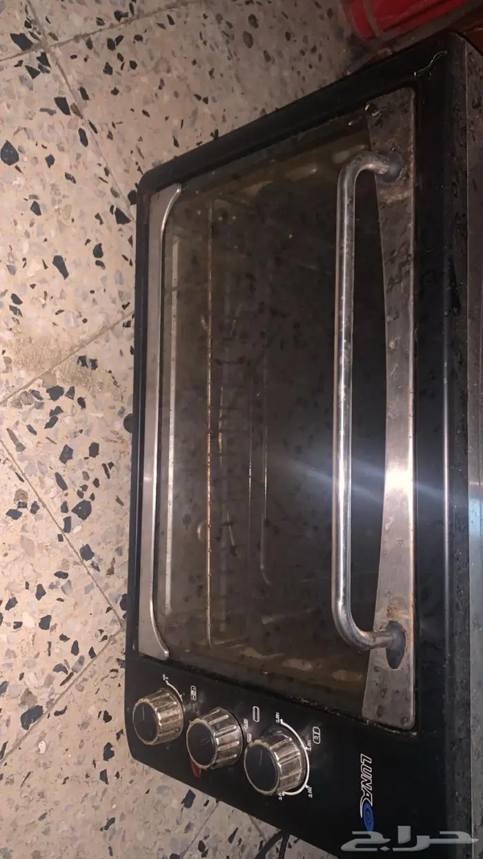 اغراض سرير ودولاب ومرايه وفرن كهربائي 5