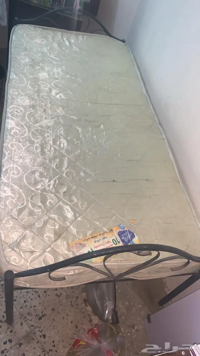 اغراض سرير ودولاب ومرايه وفرن كهربائي 10