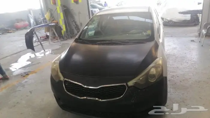 car maintenance center  bodywork  paint and mechanics 4