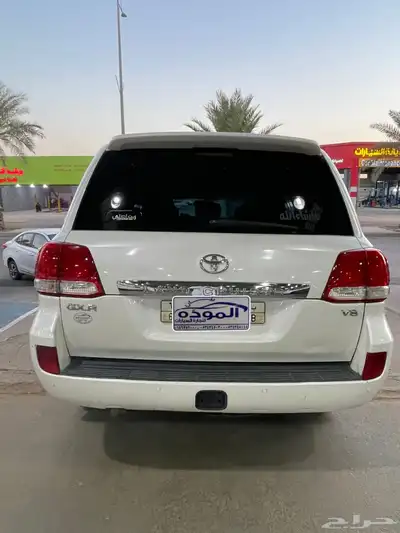 لاندكروزر 2010 فل كامل 2