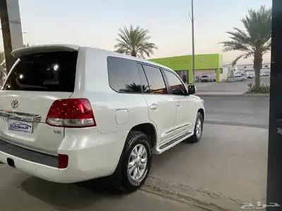 لاندكروزر 2010 فل كامل 4