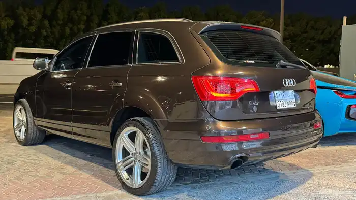 للبيع اودي Q7 0