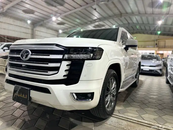 تويوتا لاندكروزر 2023 GXR4 ديزل 1