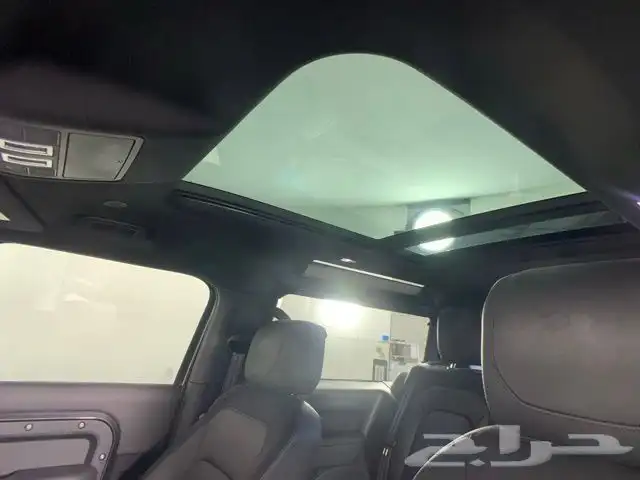 2022 Defender 90 X-Dynamic HSE 8