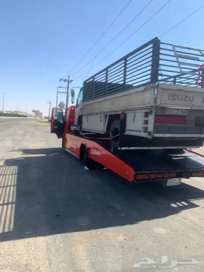 سطحه لنقل السيارات داخل جده وخارجها 4