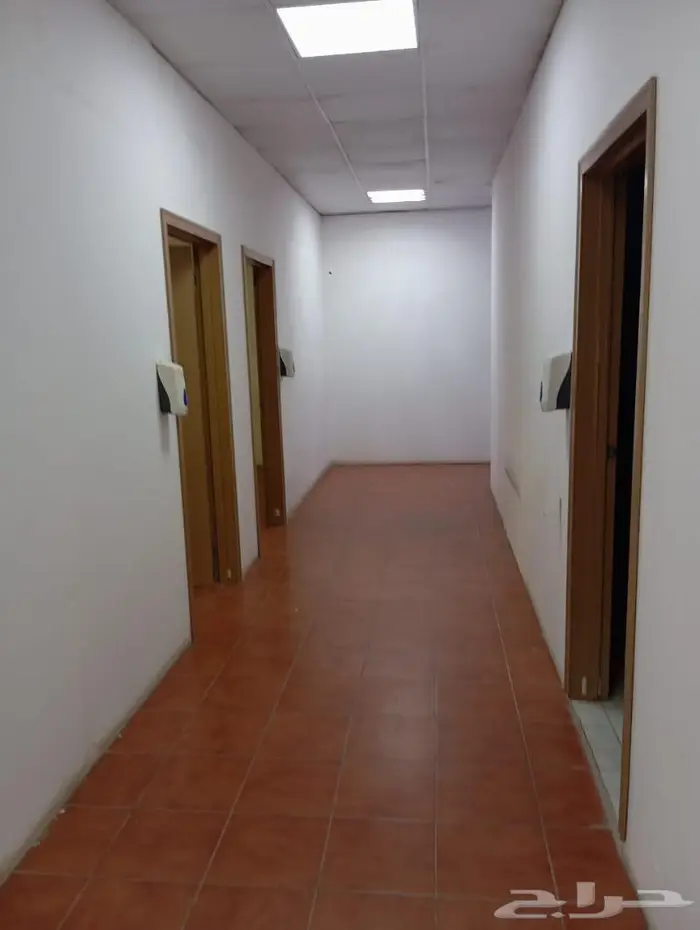 سكن عزاب للإيجار بالكامل 11 غرفة طريق ديراب حي الفواز بندة 1