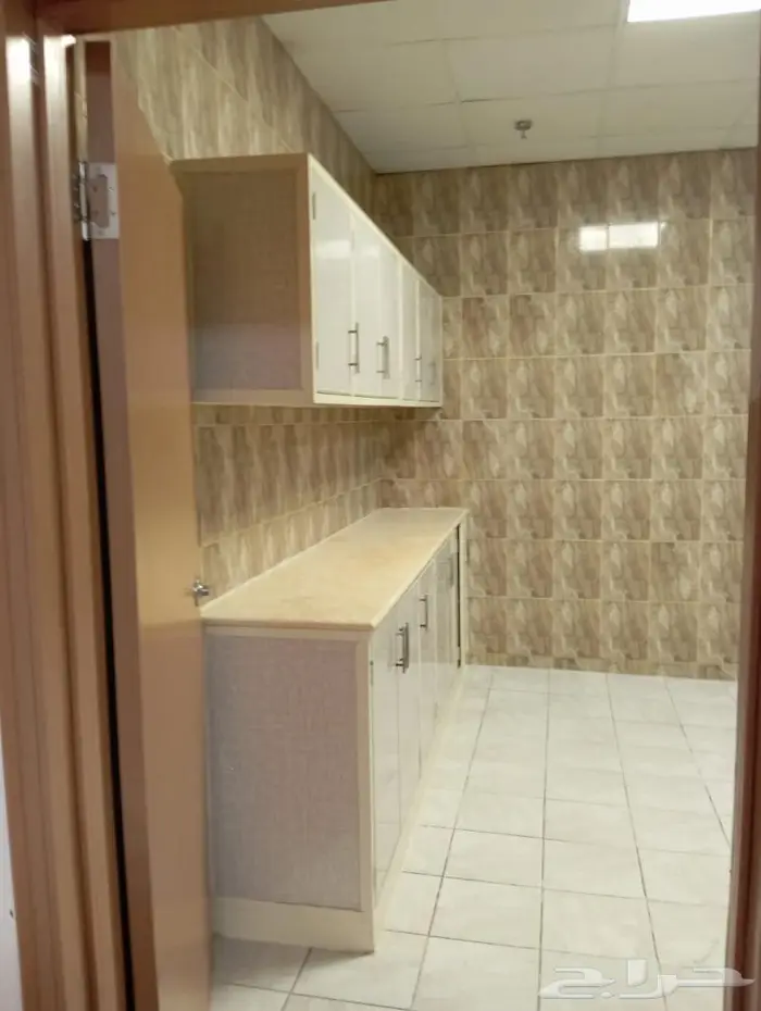 سكن عزاب للإيجار بالكامل 11 غرفة طريق ديراب حي الفواز بندة 9
