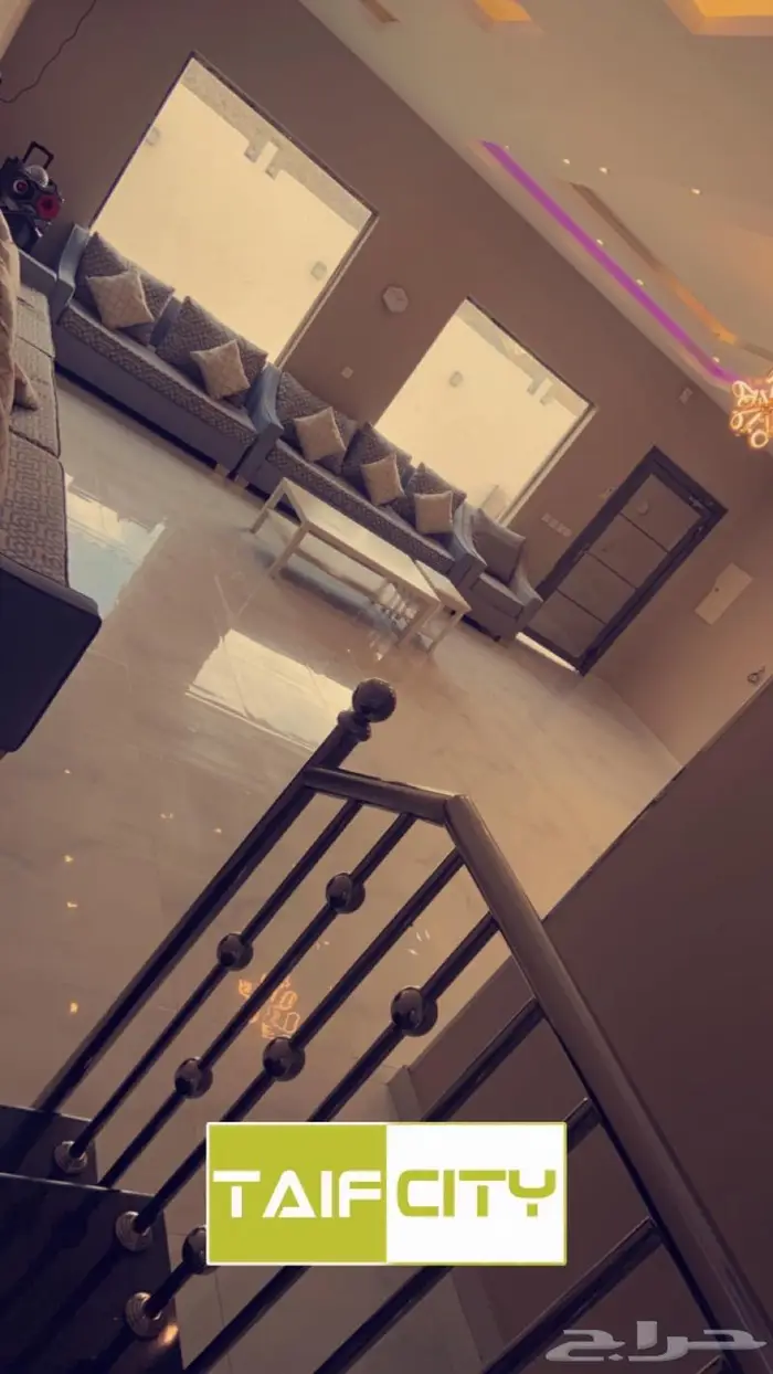 استراحه قسمين ومسبح كبير بسخان متوفرة بالعيد 15