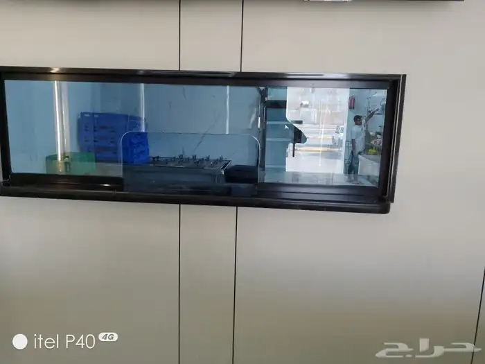 فني تركيب زجاج سكريت ومرايات 5