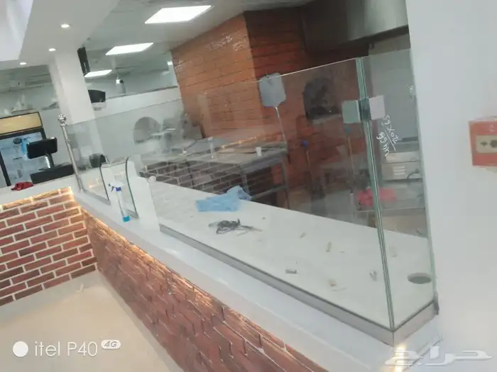 فني تركيب زجاج سكريت ومرايات 2