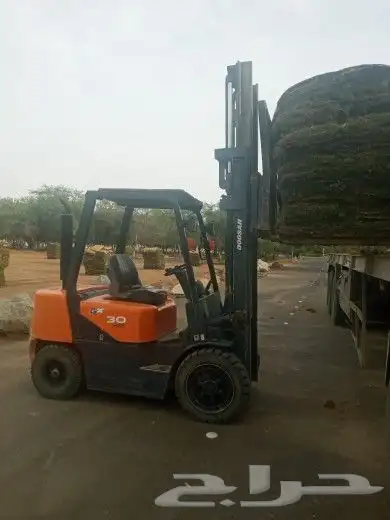 رافعه شوكيه للايجار اليومي والشهري تحميل وتنزيل تريلات 3