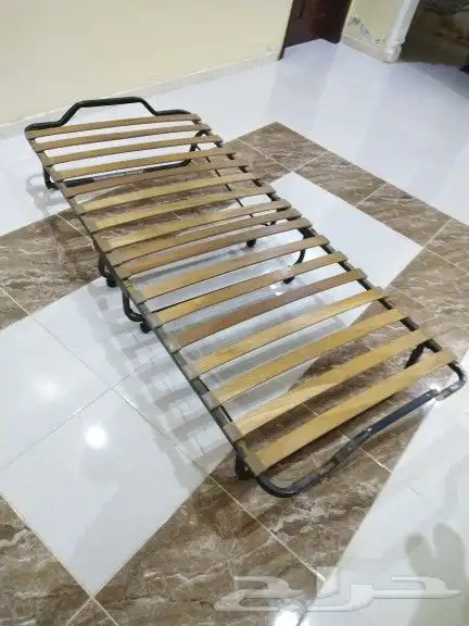 سرير متحرك ومميز بوجودة عالي شبة جديد _ A distinctive hi 3