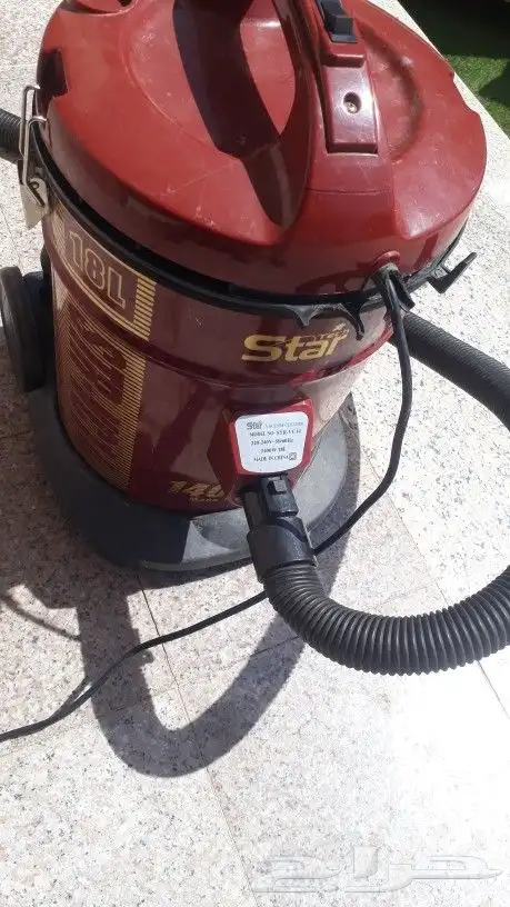 مكنسة كهربائية للبيع جديده للتواصل 0