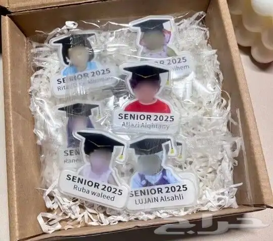 هدايا بروشات تخرج 2025 5