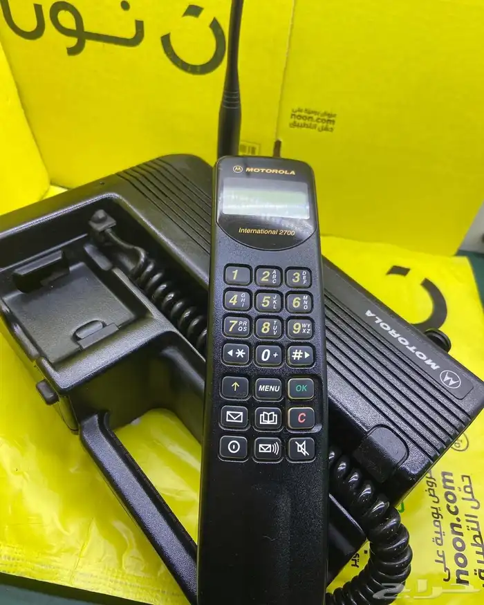 جوال البصمه الأصلي شد بلاده نزل سنه 1995 ما انفك  ابد 67