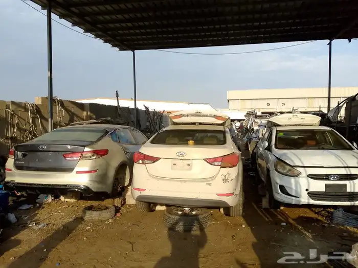 بيع قطع غيار السيارات 0