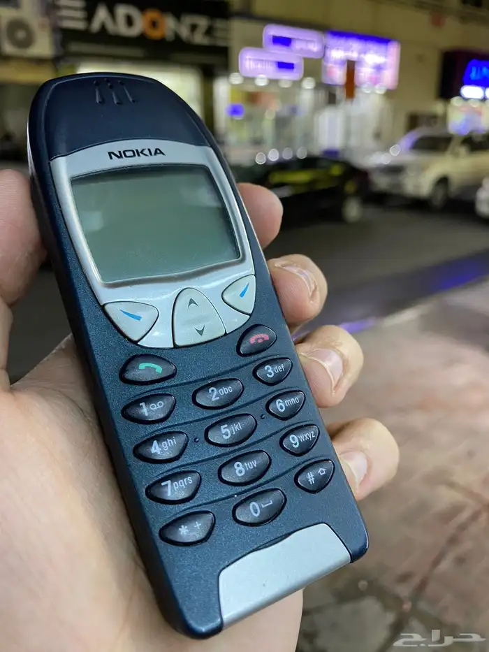 جوال البصمه الأصلي شد بلاده نزل سنه 1995 ما انفك  ابد 83